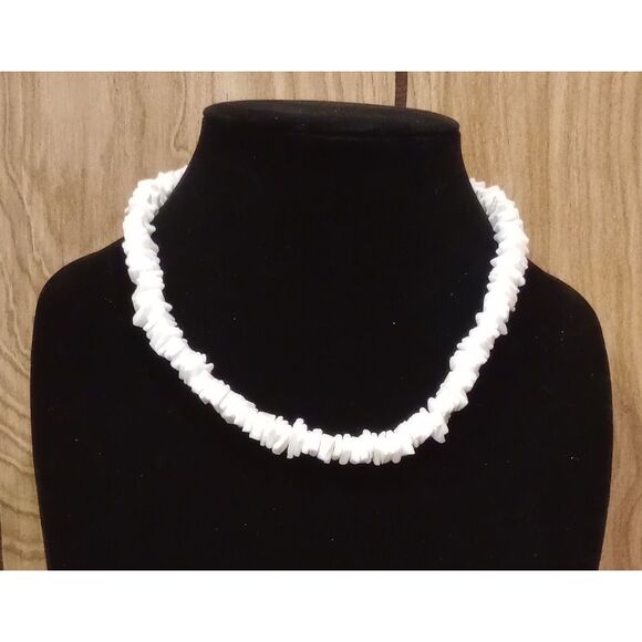 White Shell Chip Beaded Silver Tone 18" Barrel Clasp Necklace - Picture 1 of 5